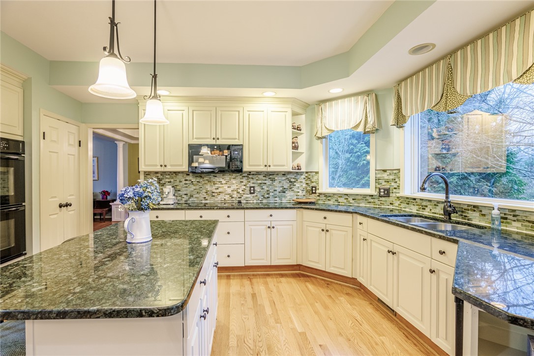 31 St Ebba's Drive Penfield, NY 14526 - Photo 15 of 49 So easy to entertain!