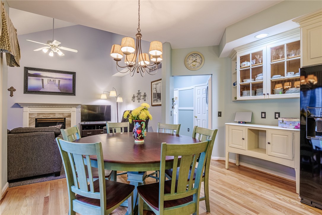 31 St Ebba's Drive Penfield, NY 14526 - Photo 16 of 49 Eat in area!