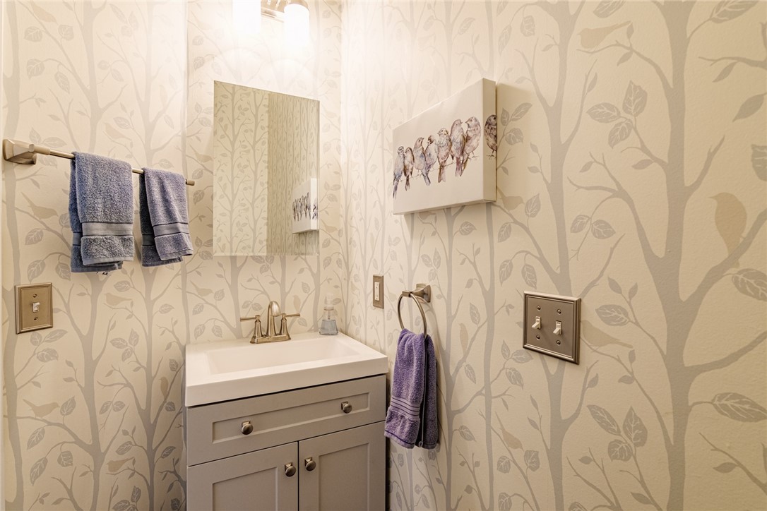 31 St Ebba's Drive Penfield, NY 14526 - Photo 22 of 49 Powder room!