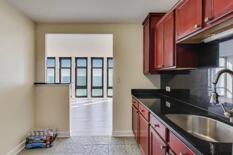 $200,000 | 6700 South South Shore Drive, Unit 11A, Chicago, IL 60649