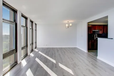 $200,000 | 6700 South South Shore Drive, Unit 11A, Chicago, IL 60649