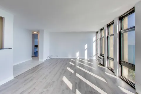 $200,000 | 6700 South South Shore Drive, Unit 11A, Chicago, IL 60649