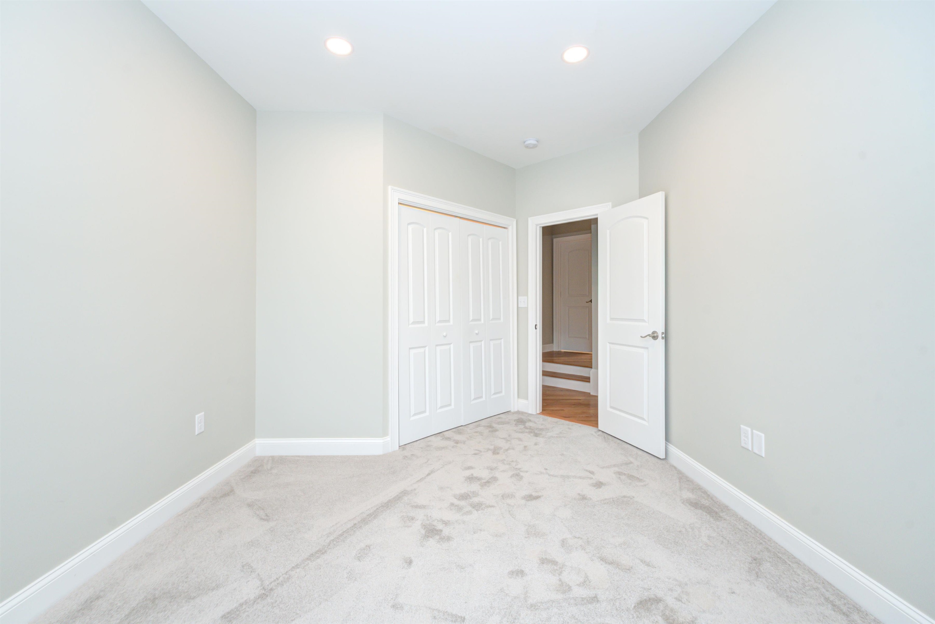 16 Nirvana Drive Salem, NH 03079 - Photo 23 of 36