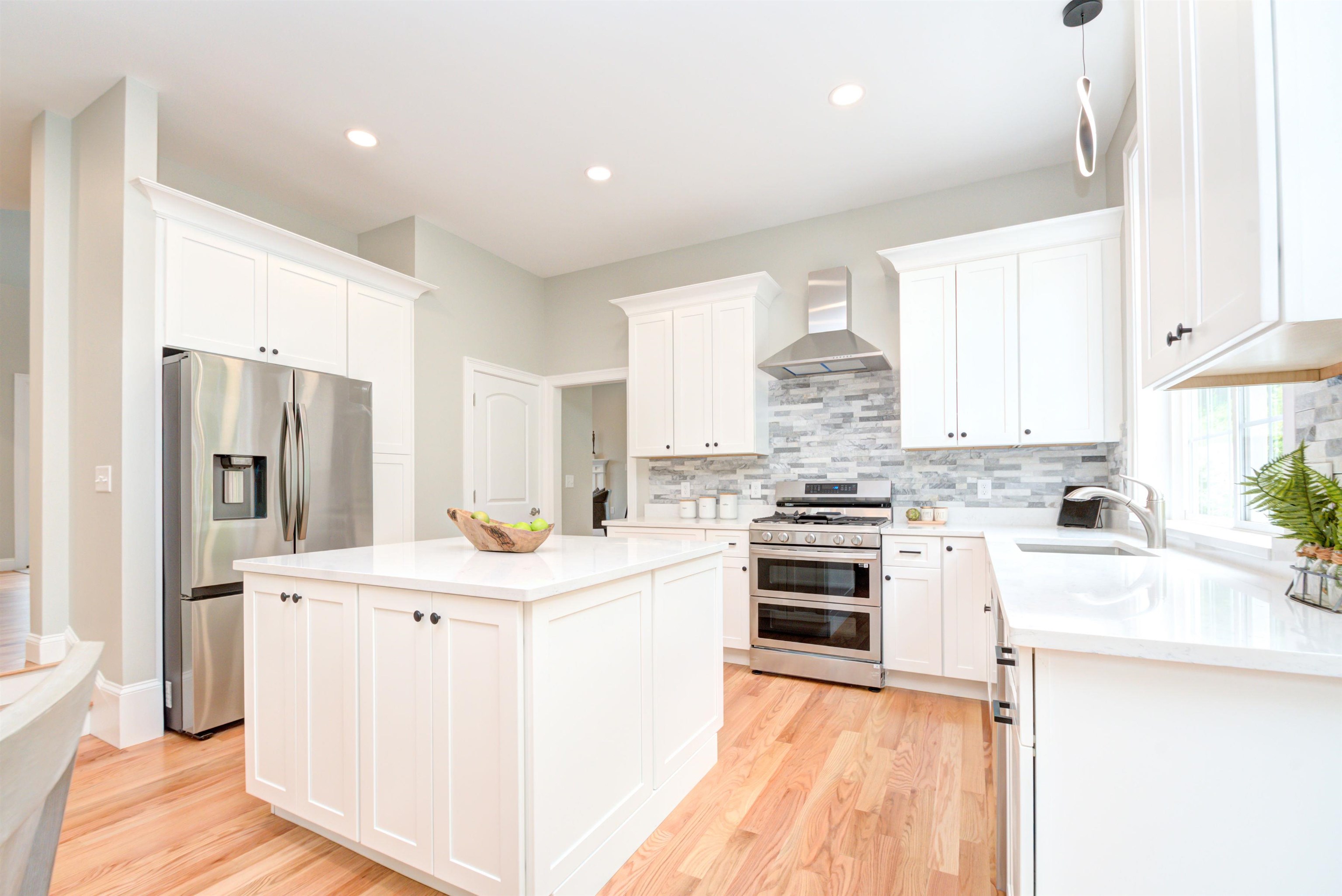 16 Nirvana Drive Salem, NH 03079 - Photo 7 of 36