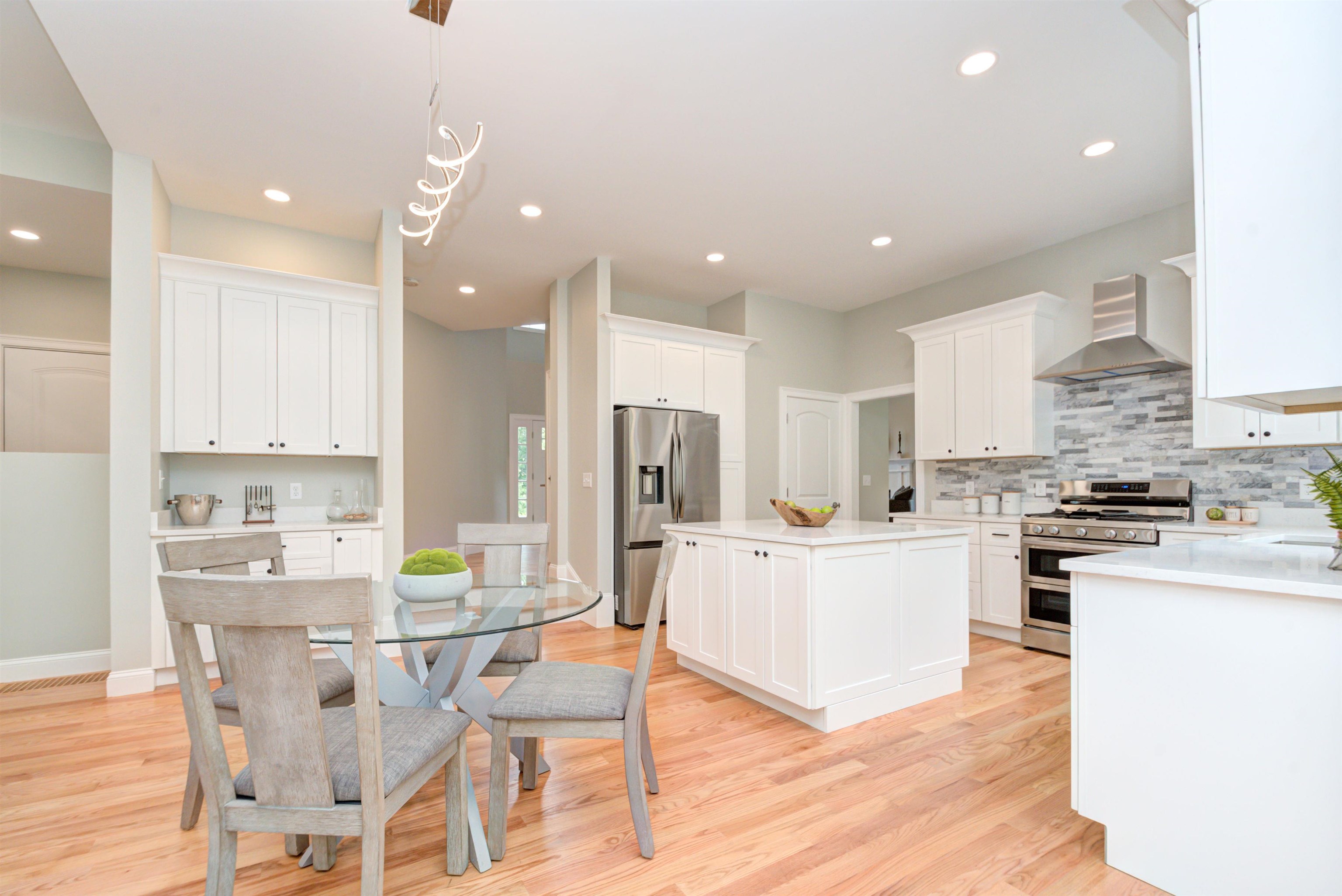 16 Nirvana Drive Salem, NH 03079 - Photo 8 of 36