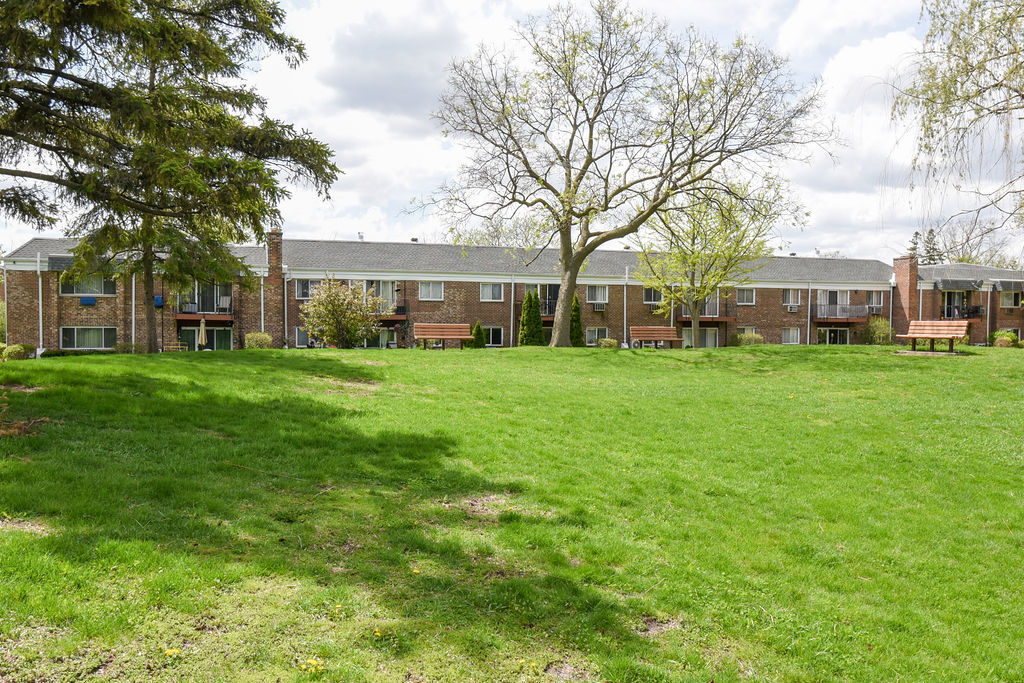 10357 Dearlove Road, Unit 1J Glenview, IL 60025 - Photo 23 of 25