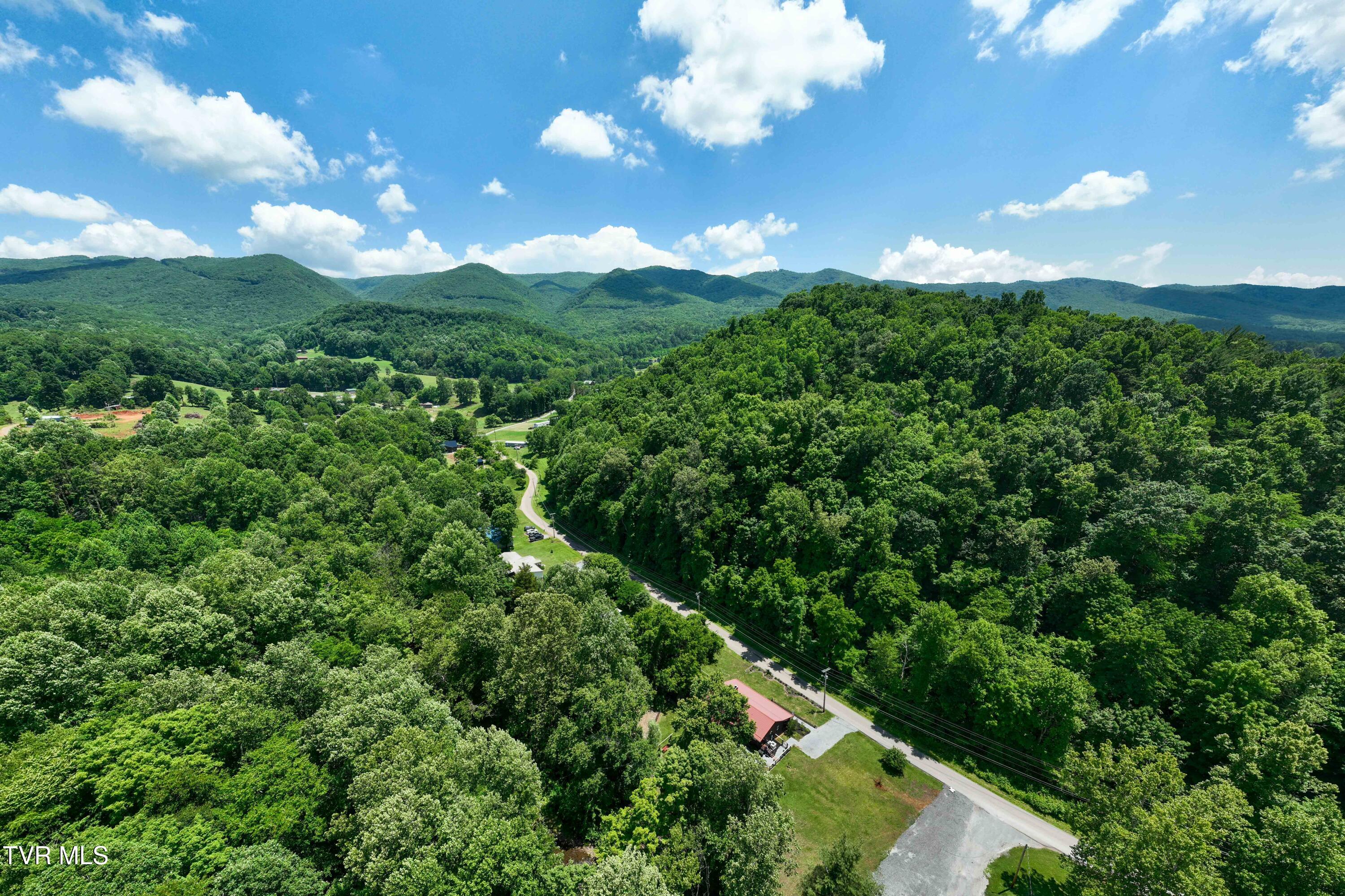 135 Grindstaff Hollow Road Elizabethton, TN 37643 - Photo 93 of 116 135 Grindstaff Hollow (8 of 83)