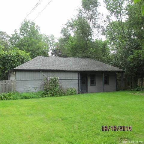 16610 Westmoreland Road Detroit, MI 48219 - Photo 3 of 26 018.jpg