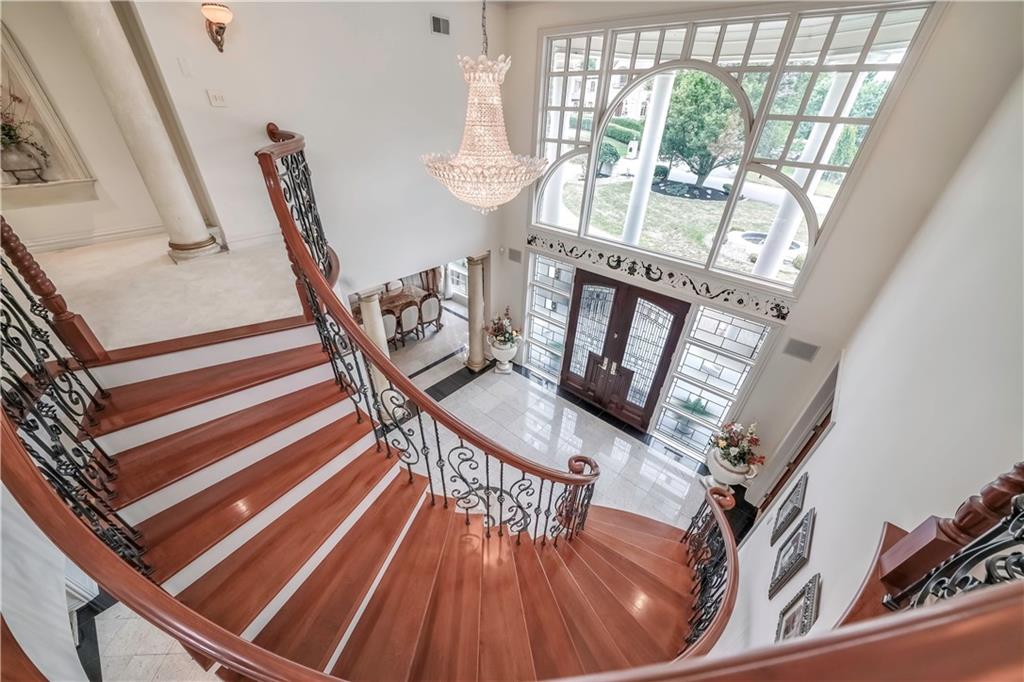 112 Gatehouse Drive Coraopolis, PA 15108 - Photo 5 of 25