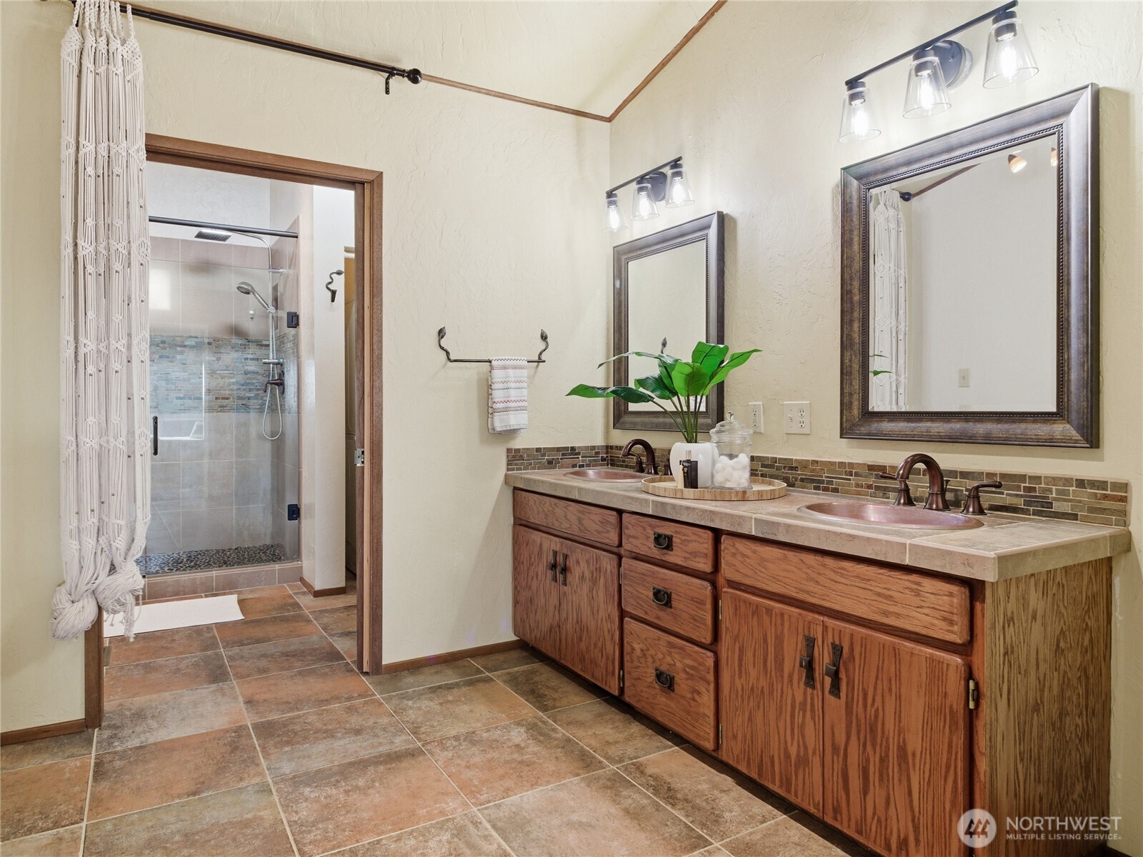 15014 Starr Road Southeast Olalla, WA 98359 - Photo 23 of 40