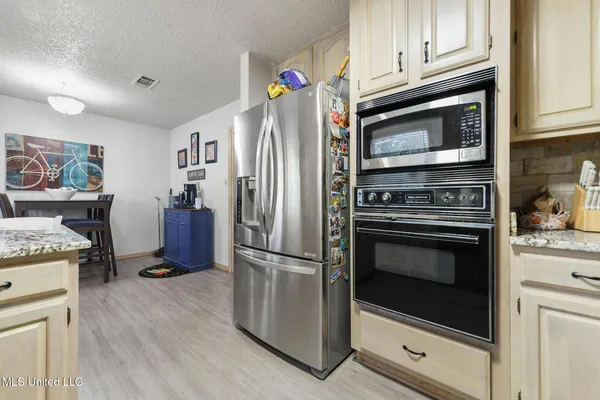 $299,900 | 8820 Kailua Place, Diamondhead, MS 39525