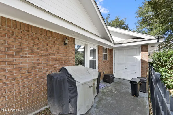 $299,900 | 8820 Kailua Place, Diamondhead, MS 39525