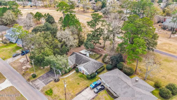 $299,900 | 8820 Kailua Place, Diamondhead, MS 39525