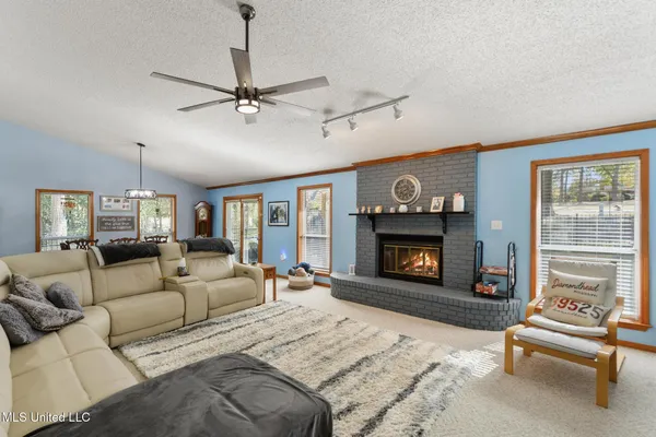 $299,900 | 8820 Kailua Place, Diamondhead, MS 39525