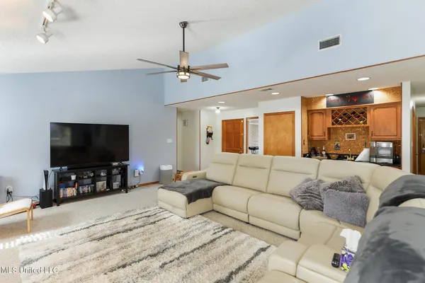 $299,900 | 8820 Kailua Place, Diamondhead, MS 39525