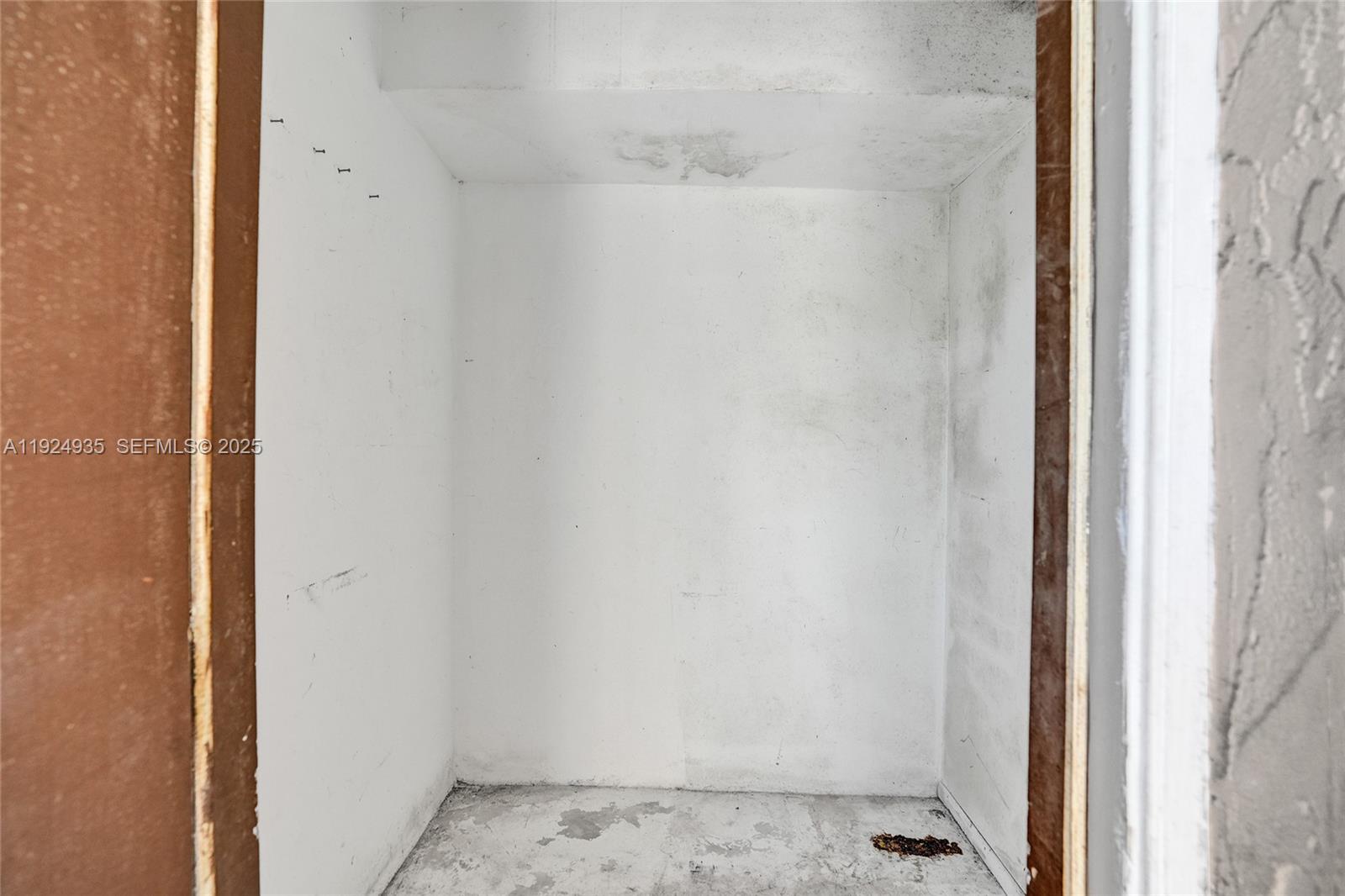 20607 Northeast 7th Court Miami, FL 33179 - Photo 44 of 49 close up of a white marble wall