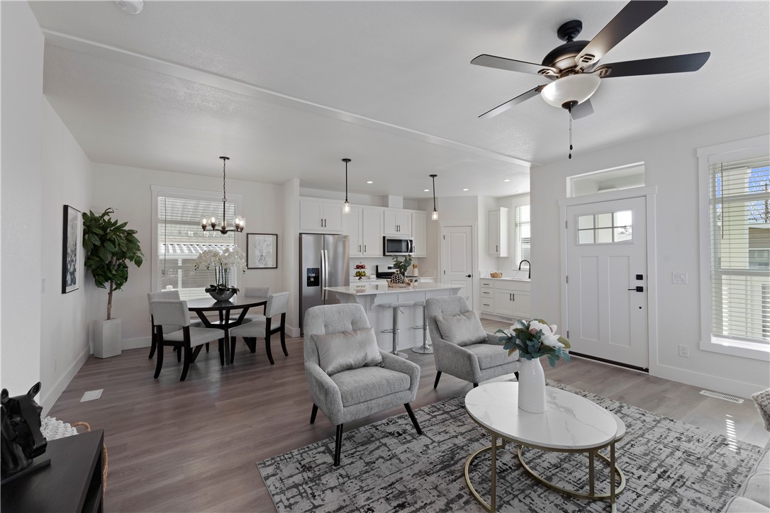 2139 East 4th Street, Unit 244 Ontario, CA 91764 - Photo 6 of 19 Living room