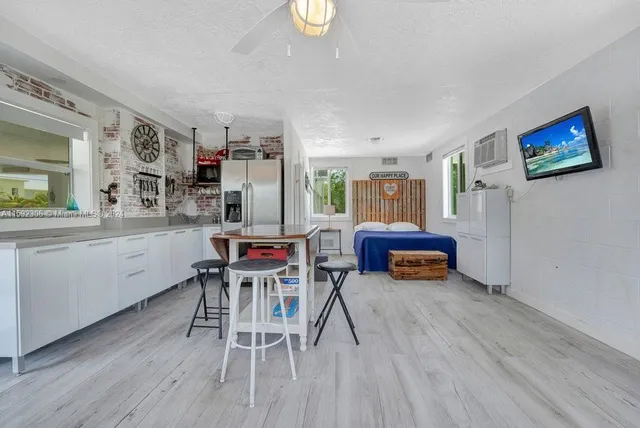 $5,500 | 246 Tavernier Drive, Unit 1, Tavernier, FL 33070