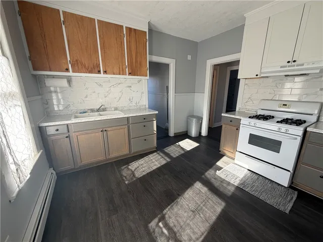 $1,950 | 112 High Street, Unit 2, Westerly, RI 02891