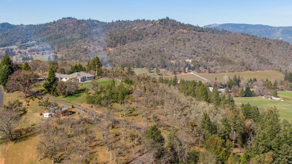 6601 Pioneer Road Medford, OR 97501 - Photo 2 of 35 Additional Photo