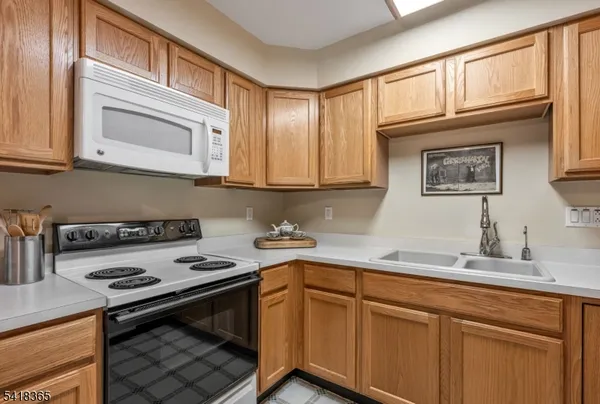 $289,000 | 112 Cannella Way, Unit 112, Riverdale, NJ 07457