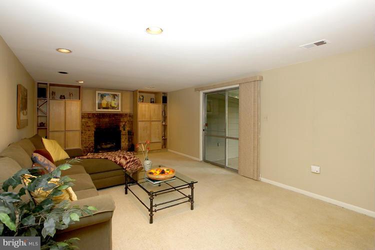 4803 Rim Rock Road Rockville, MD 20853 - Photo 23 of 30 Family Room
