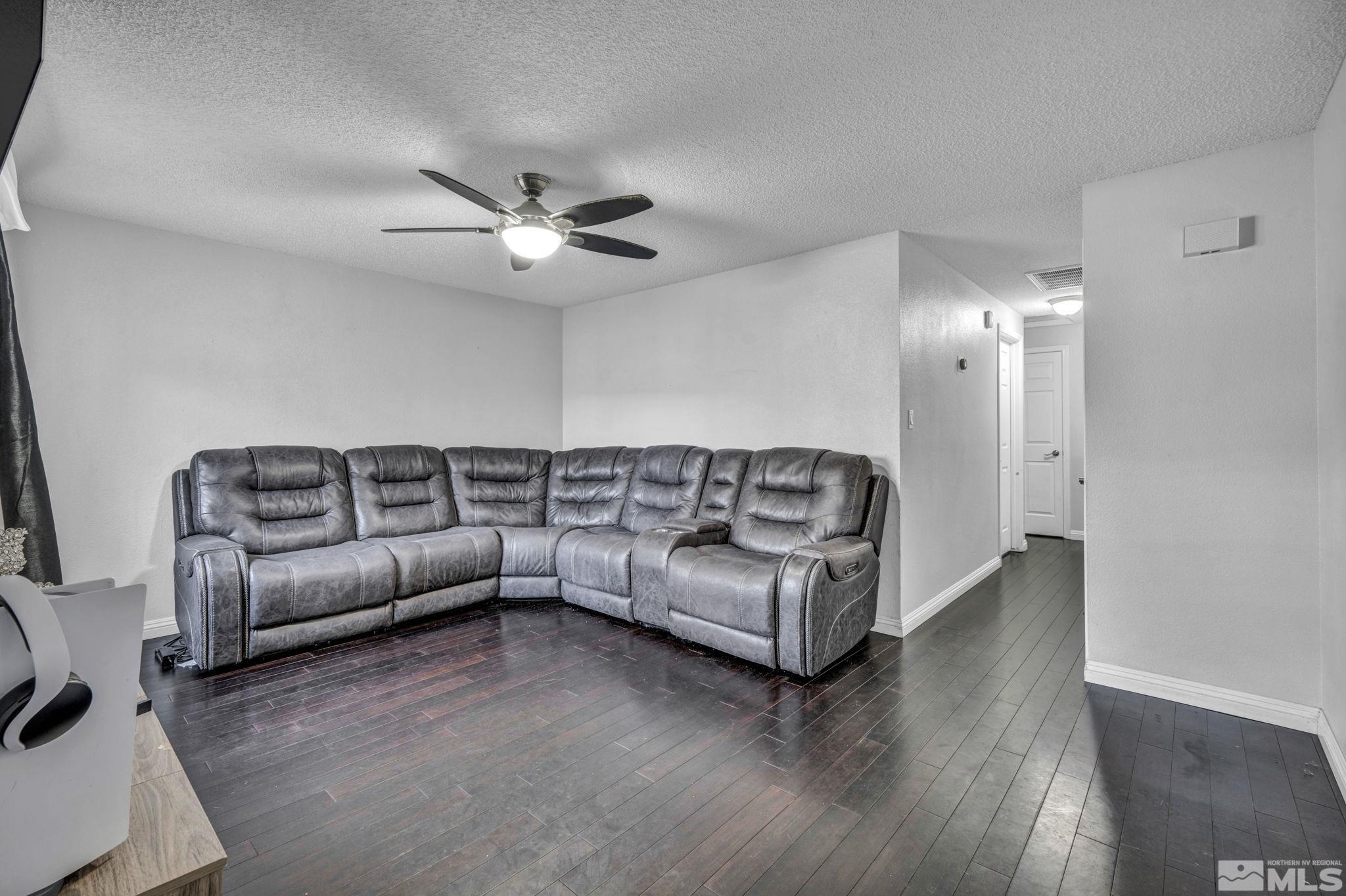 6805 Peppermint Drive Reno, NV 89506 - Photo 3 of 26 a living room with furniture