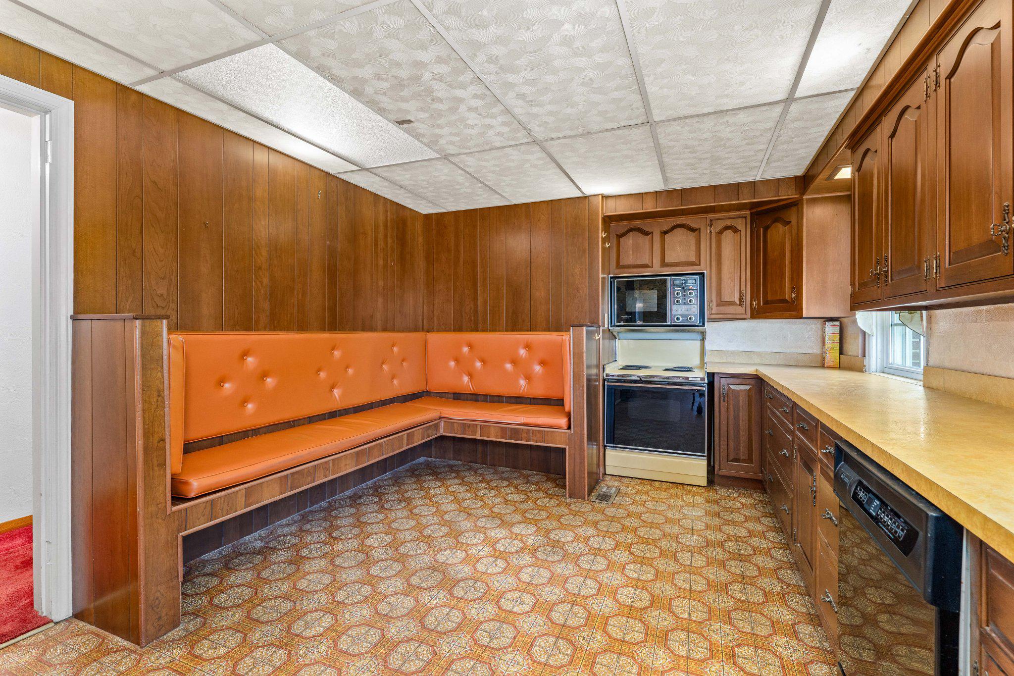 806 Long Bar Harbor Road Abingdon, MD 21009 - Photo 14 of 41 Kitchen with cozy seating nook.