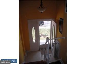 3342 Morning Glory Road Philadelphia, PA 19154 - Photo 2 of 12 Foyer