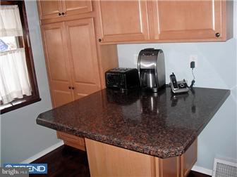 3342 Morning Glory Road Philadelphia, PA 19154 - Photo 4 of 12 Kitchen