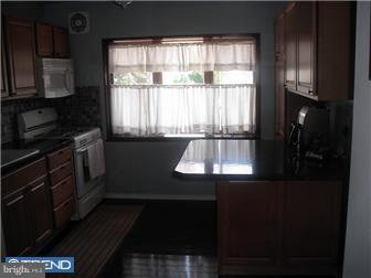 3342 Morning Glory Road Philadelphia, PA 19154 - Photo 5 of 12 Kitchen