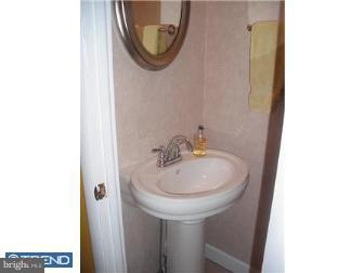 3342 Morning Glory Road Philadelphia, PA 19154 - Photo 6 of 12 Bathroom