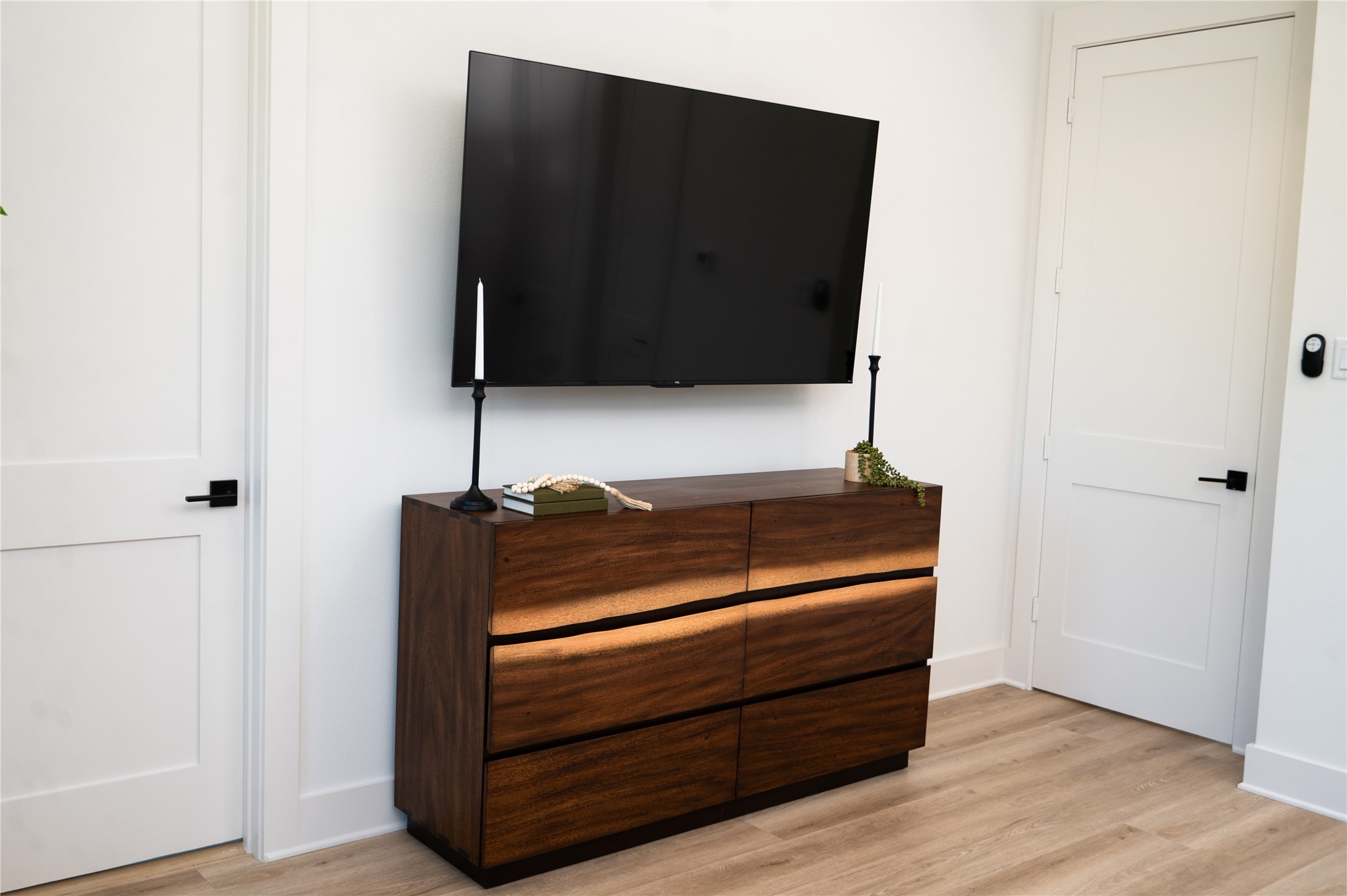 3486 Luca Street Houston, TX 77021 - Photo 45 of 50 Primary bedroom with smart TV