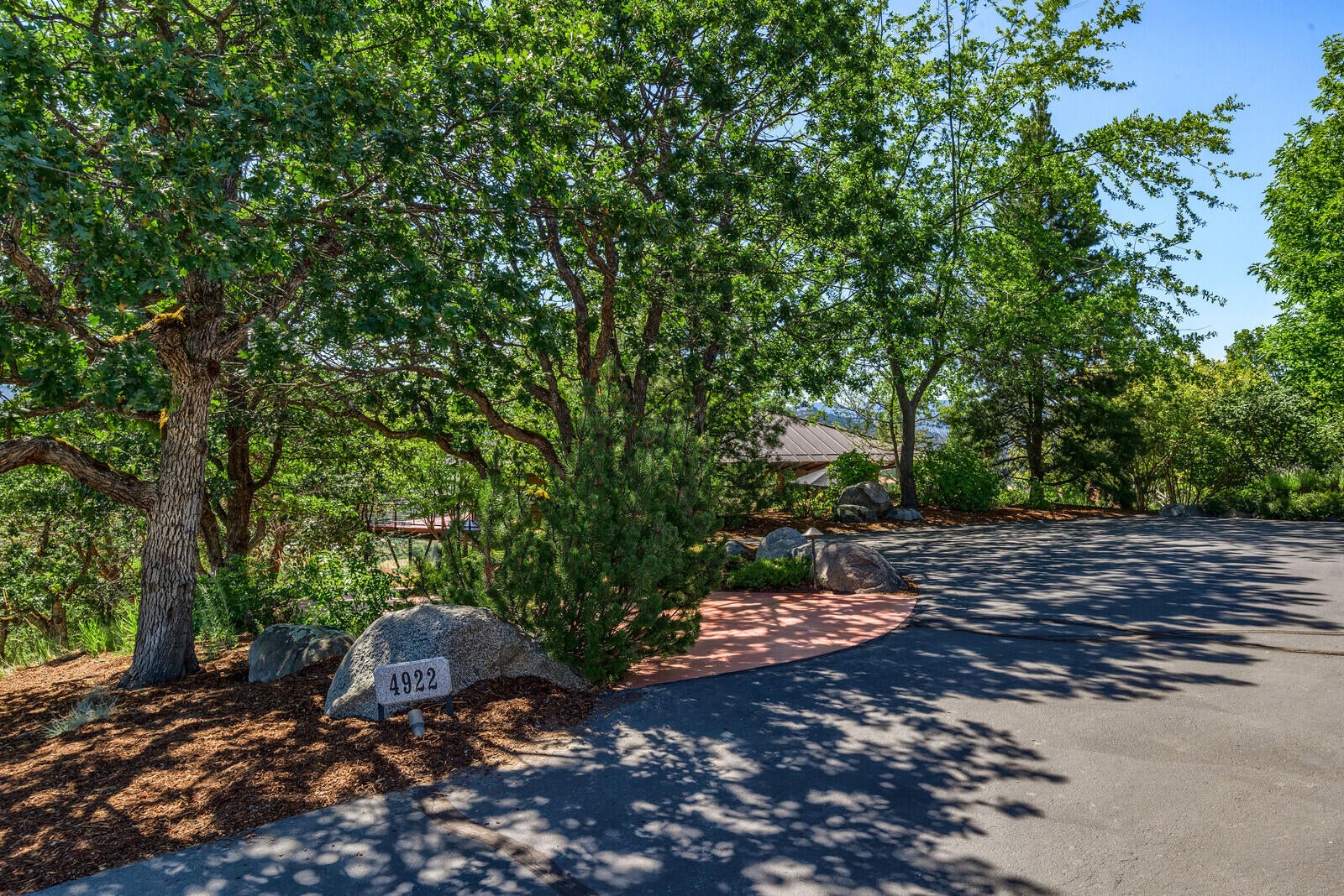 4922 Pioneer Road Medford, OR 97501 - Photo 51 of 70 Extra parking