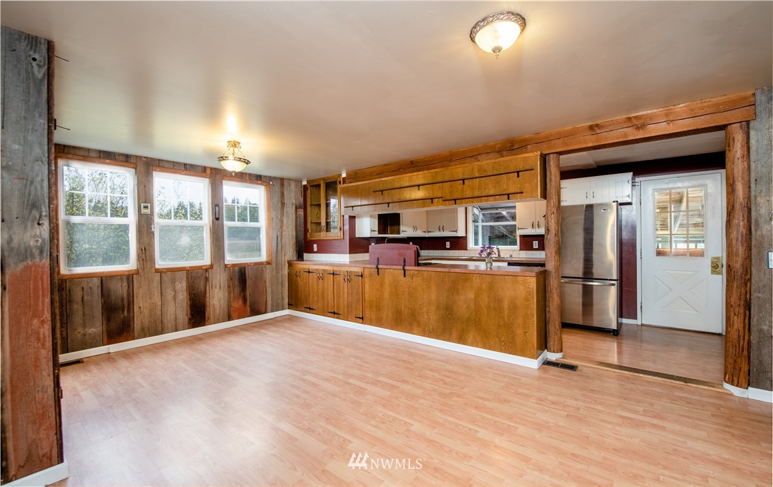 9434 Harvey Road Blaine, WA 98230 - Photo 5 of 25 Gallery Image 5