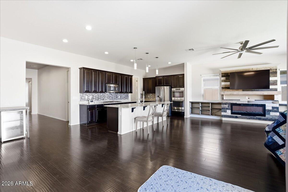 15878 West Fillmore Street Goodyear, AZ 85338 - Photo 7 of 31 10-15878 W Fillmore St_RedHogMedia