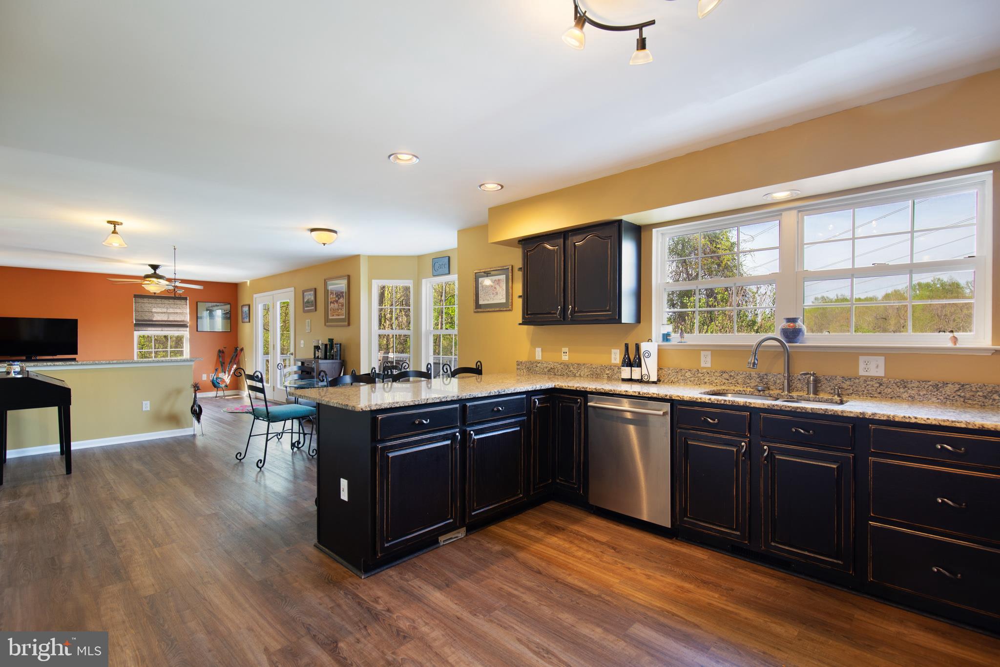 4255 Hardesty Road Huntingtown, MD 20639 - Photo 14 of 35 Kitchen/Breakfast nook/Family Room