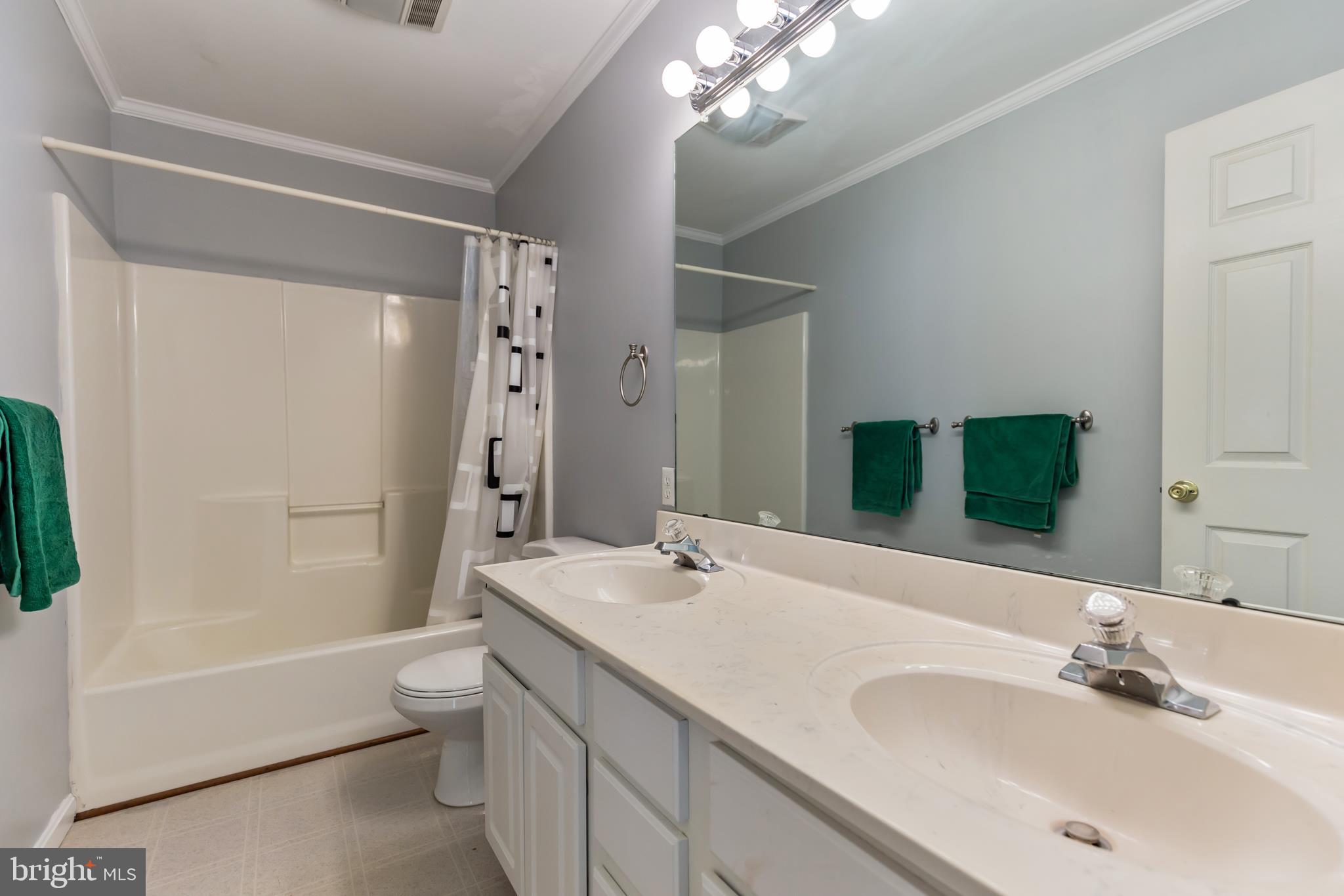 4255 Hardesty Road Huntingtown, MD 20639 - Photo 16 of 35 Second floor main bathroom