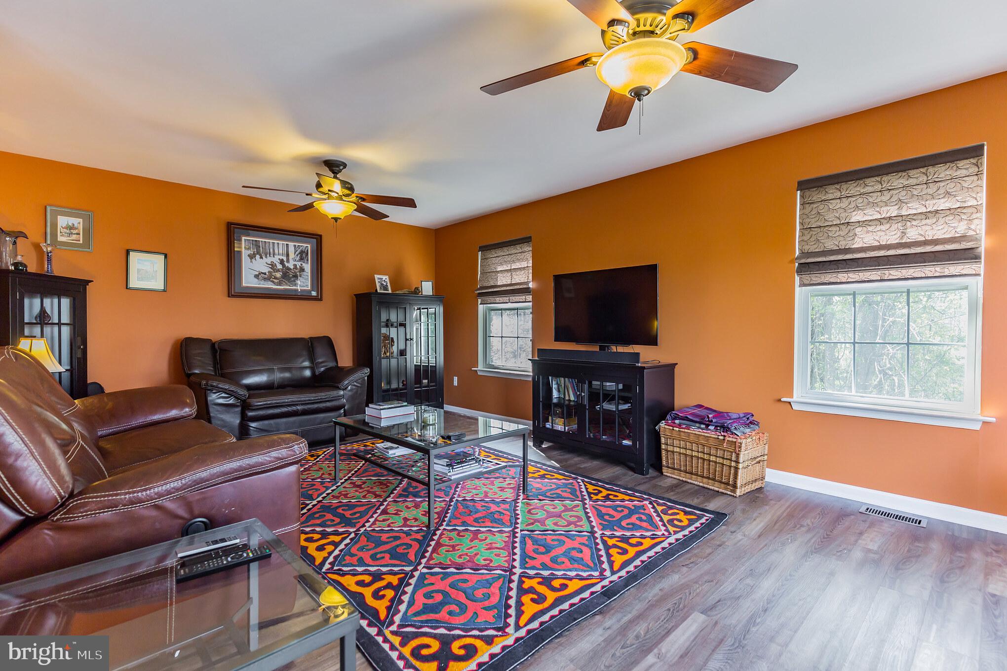 4255 Hardesty Road Huntingtown, MD 20639 - Photo 9 of 35 Family Room