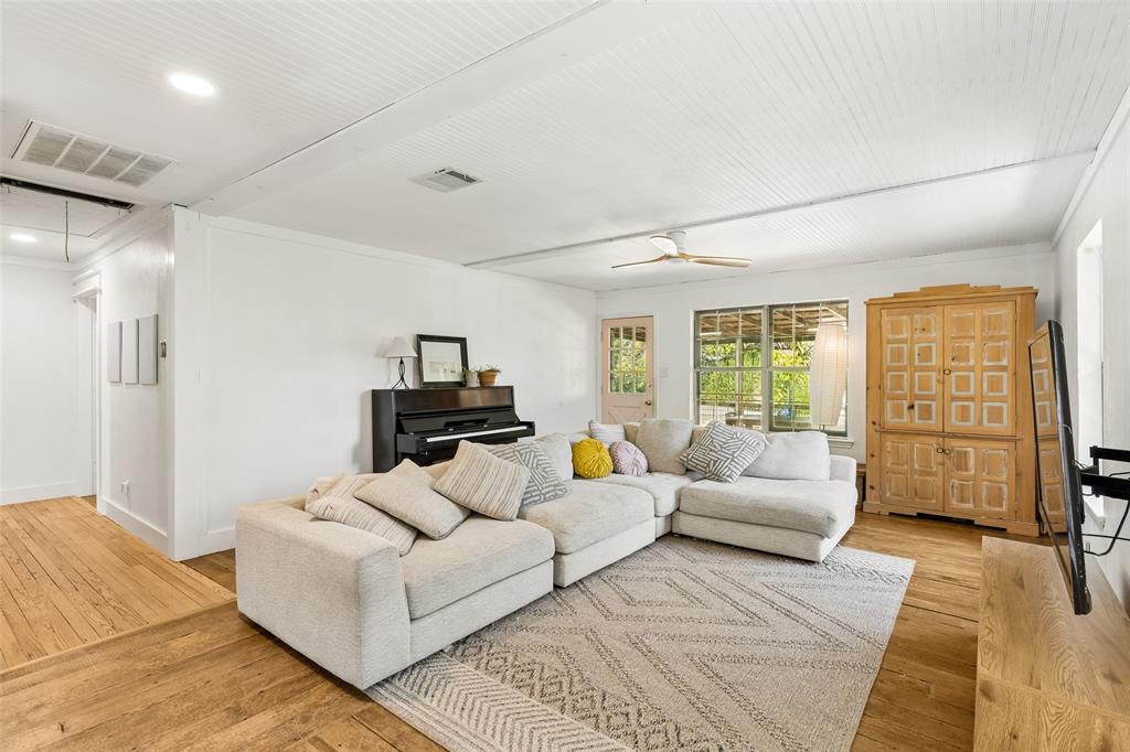 915 North Alamo Road Rockwall, TX 75087 - Photo 17 of 25 Gallery Image 17
