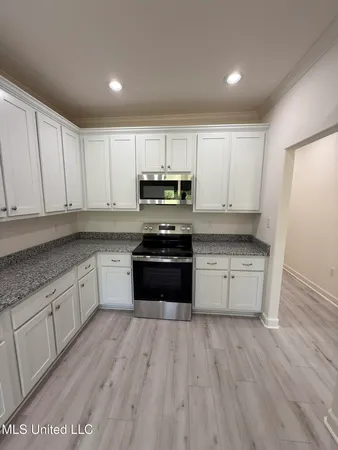 $420,000 | 37 Honey Suckle Cove, Holly Springs, MS 38635