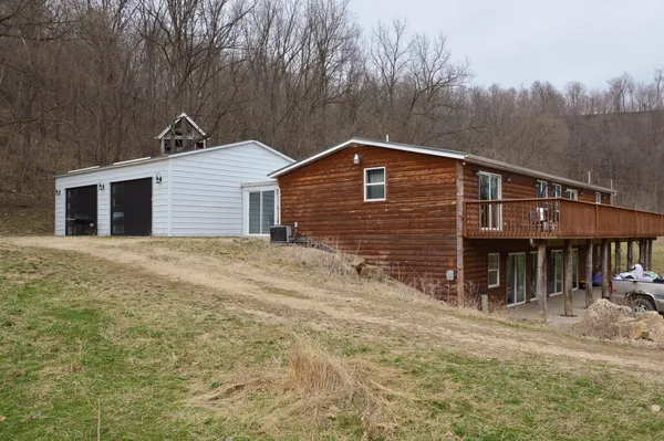 $1,200,000 | 37139 Errthum Road, Guttenberg, IA 52052