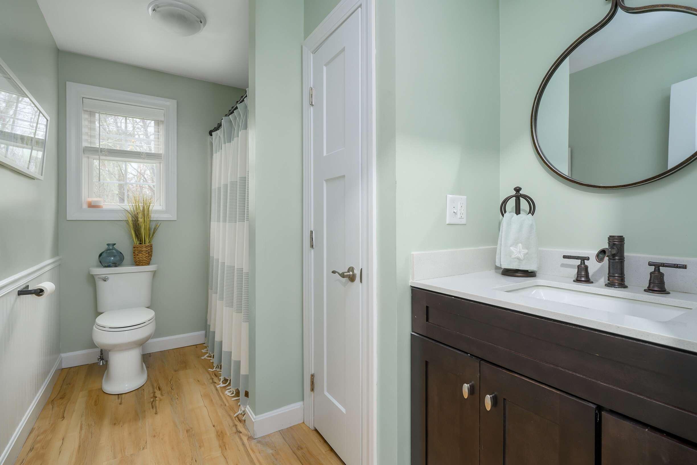 8 Edendale Lane Durham, NH 03824 - Photo 24 of 29 22-2nd Floor Guest Bath