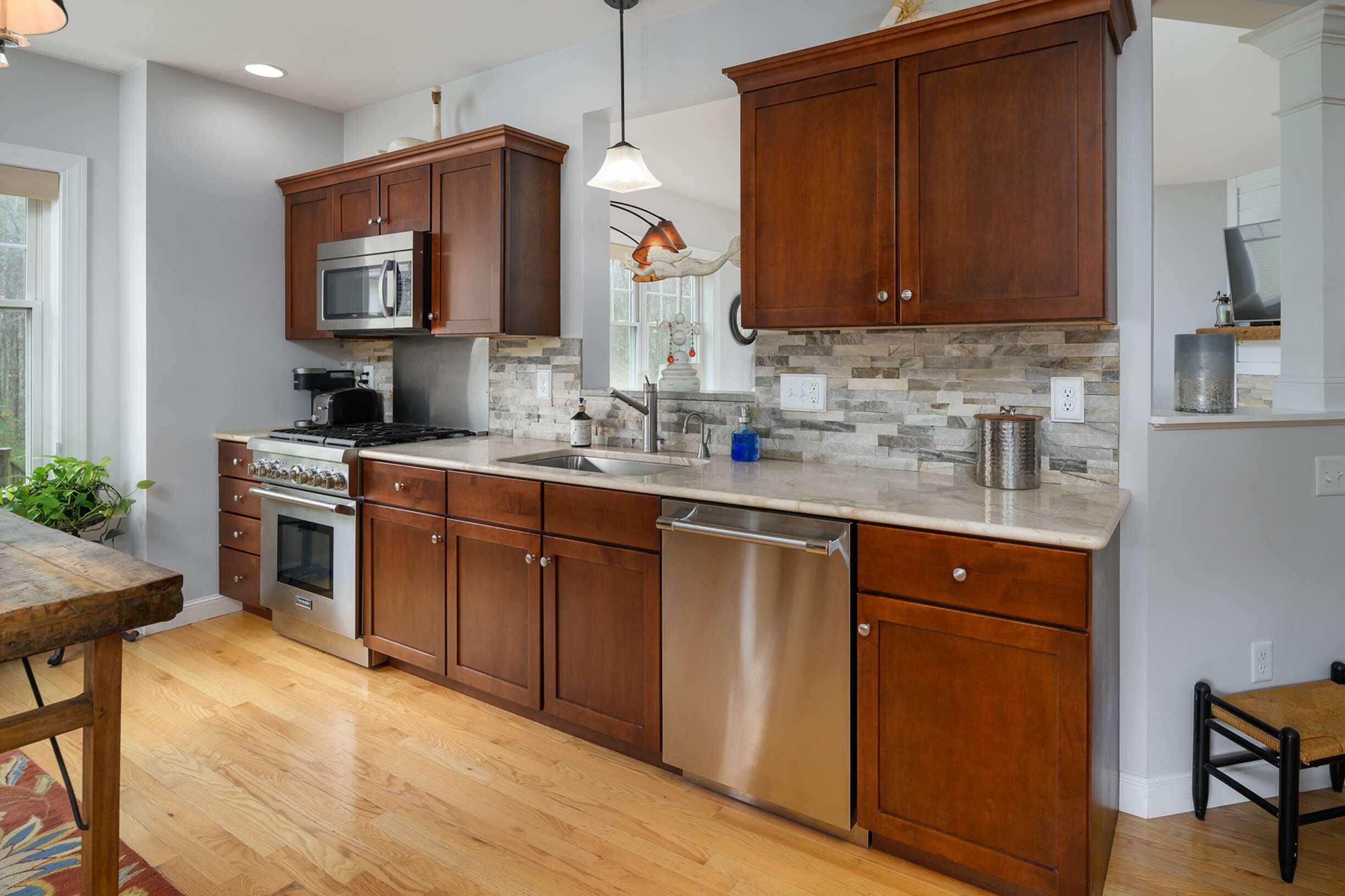 8 Edendale Lane Durham, NH 03824 - Photo 7 of 29 07-Kitchen