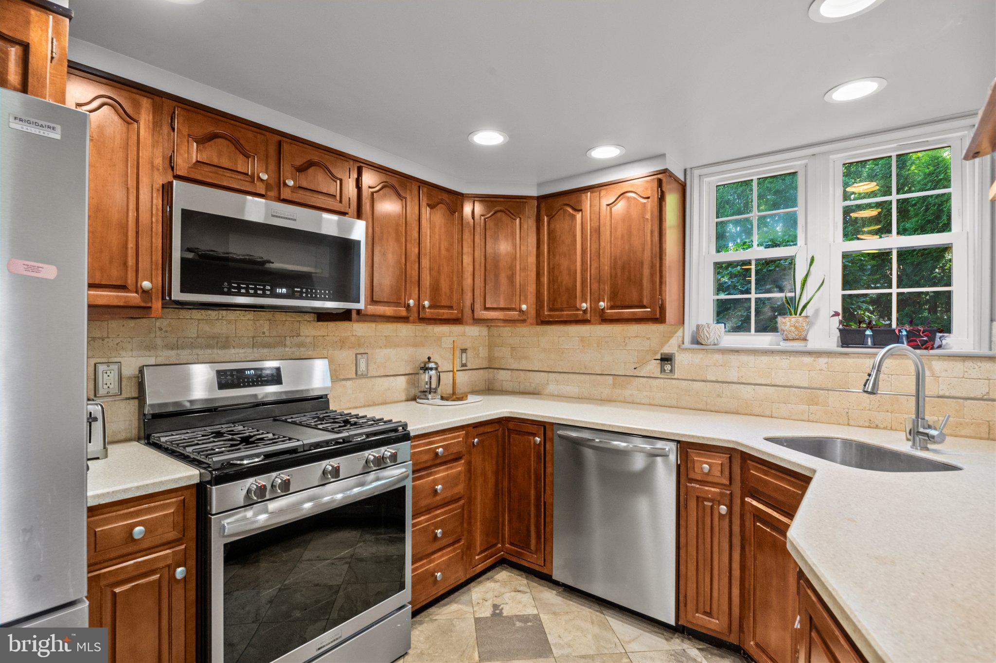 500 Sycamore Road Reading, PA 19611 - Photo 15 of 50 Kitchen