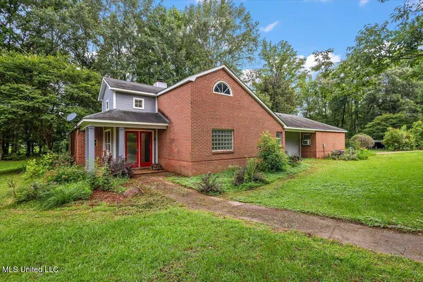 $265,000 | 101 Chestnut Drive, Clinton, MS 39056