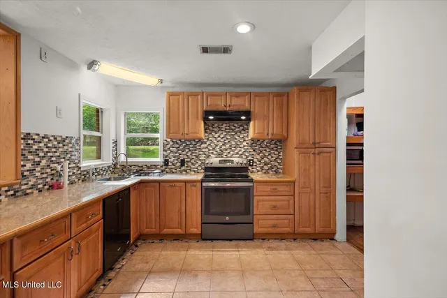 $265,000 | 101 Chestnut Drive, Clinton, MS 39056