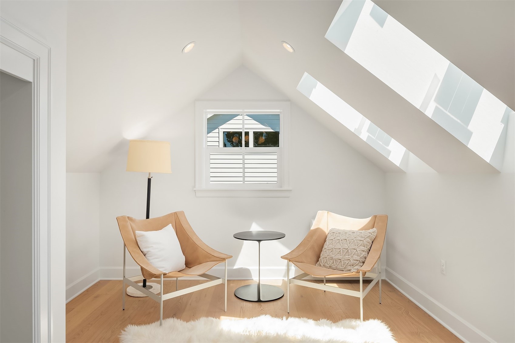 8041 Stroud Avenue North, Unit B Seattle, WA 98103 - Photo 17 of 29