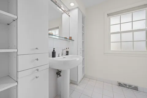 $899,000 | 367 Charal Lane, Highland Park, IL 60035