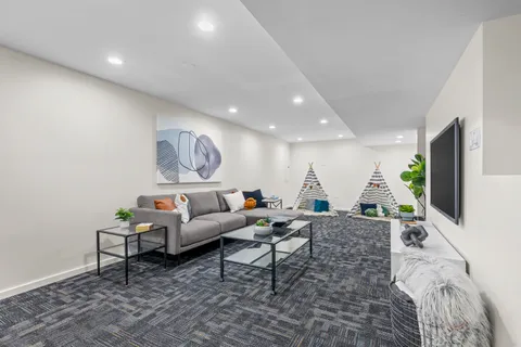 $899,000 | 367 Charal Lane, Highland Park, IL 60035